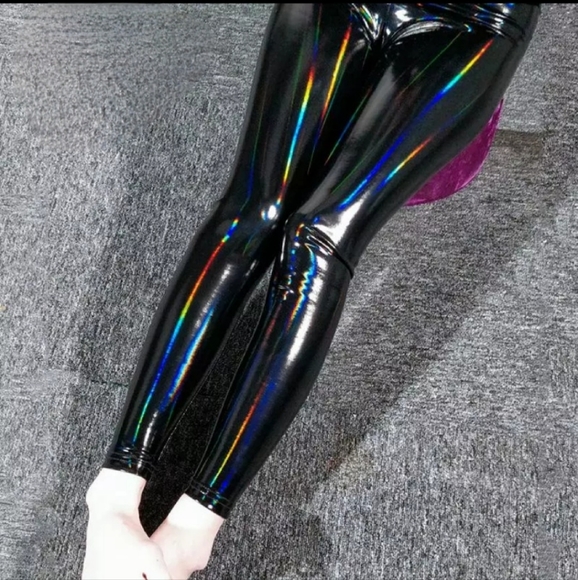 PVC STRETCH Iridescent 'Oil Slick' Leggings - Picture 15 of 16